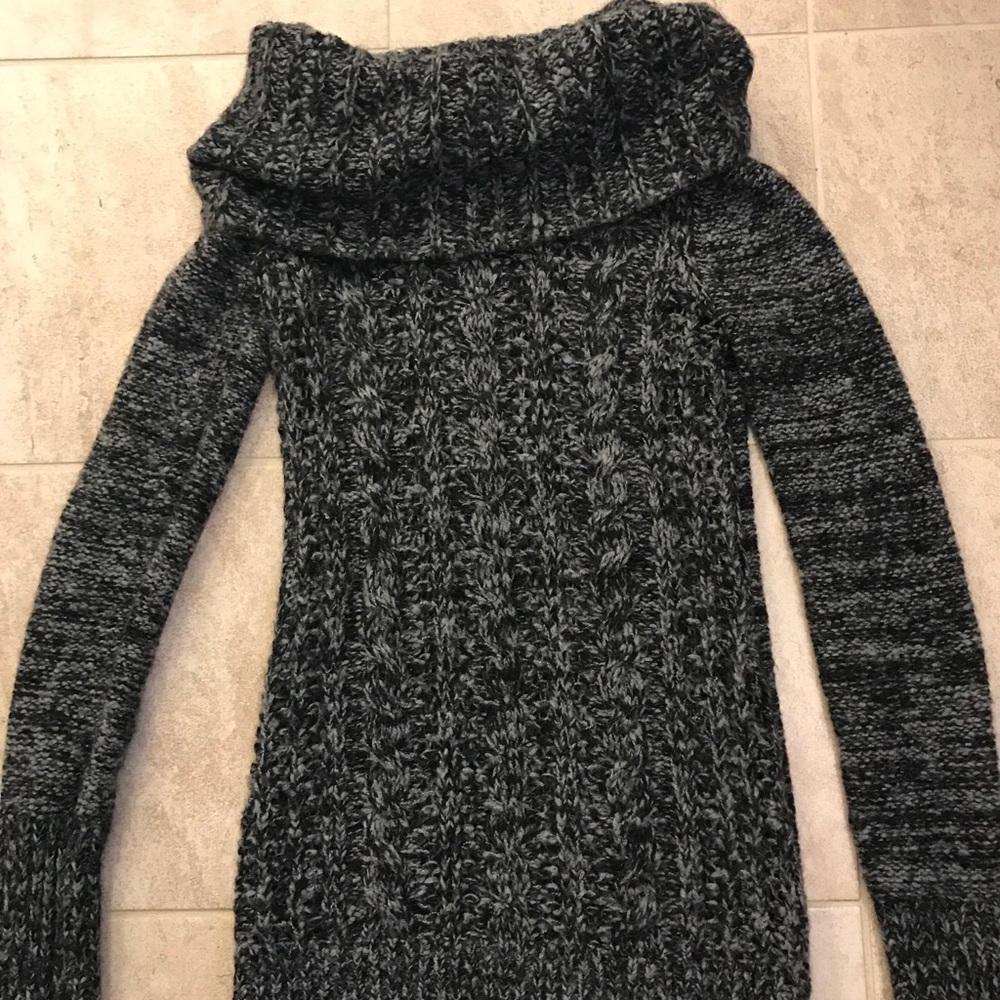 Turtle neck sweater (gray/black)